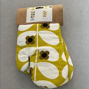 Orla Kiely Chartreuse and White Floral Oven Mitt